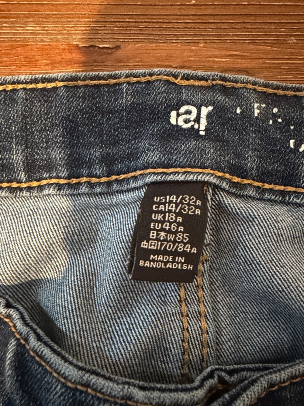Gap Real Straight Fit Jeans EUC - Picture 4 of 9